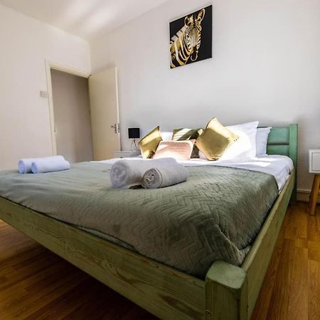 Апартаменты Pristine 3 Beds Hackney E9 Лондон Экстерьер фото