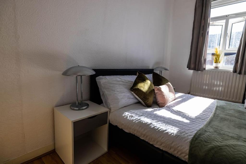 Апартаменты Pristine 3 Beds Hackney E9 Лондон Экстерьер фото