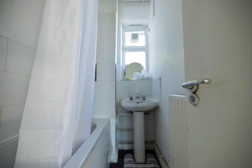 Апартаменты Pristine 3 Beds Hackney E9 Лондон Экстерьер фото