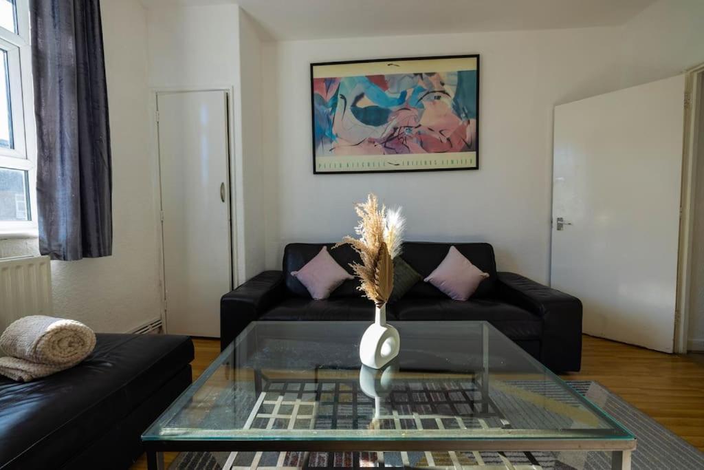 Апартаменты Pristine 3 Beds Hackney E9 Лондон Экстерьер фото